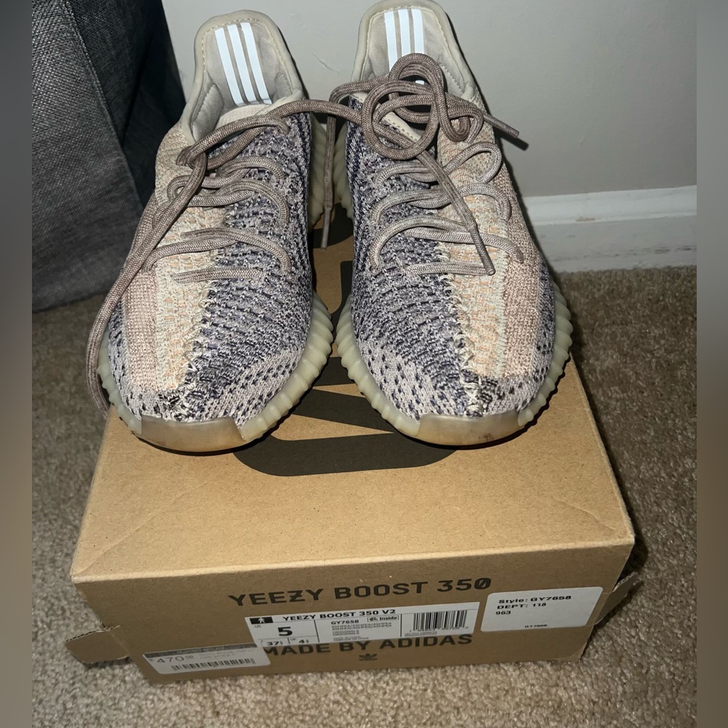 Yeezy Boost 350 V2 Ash Pearl